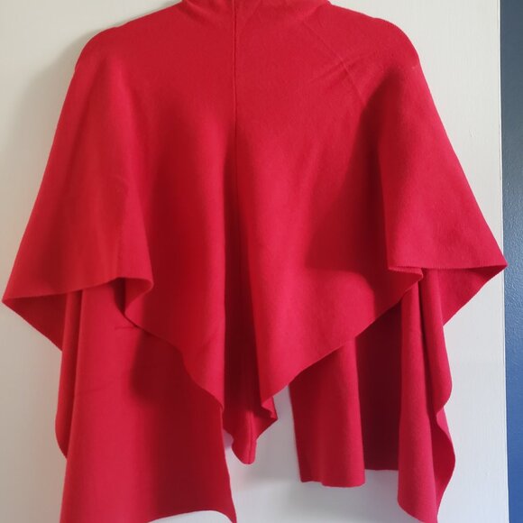 NWOT Red winter wrap - Picture 5 of 5